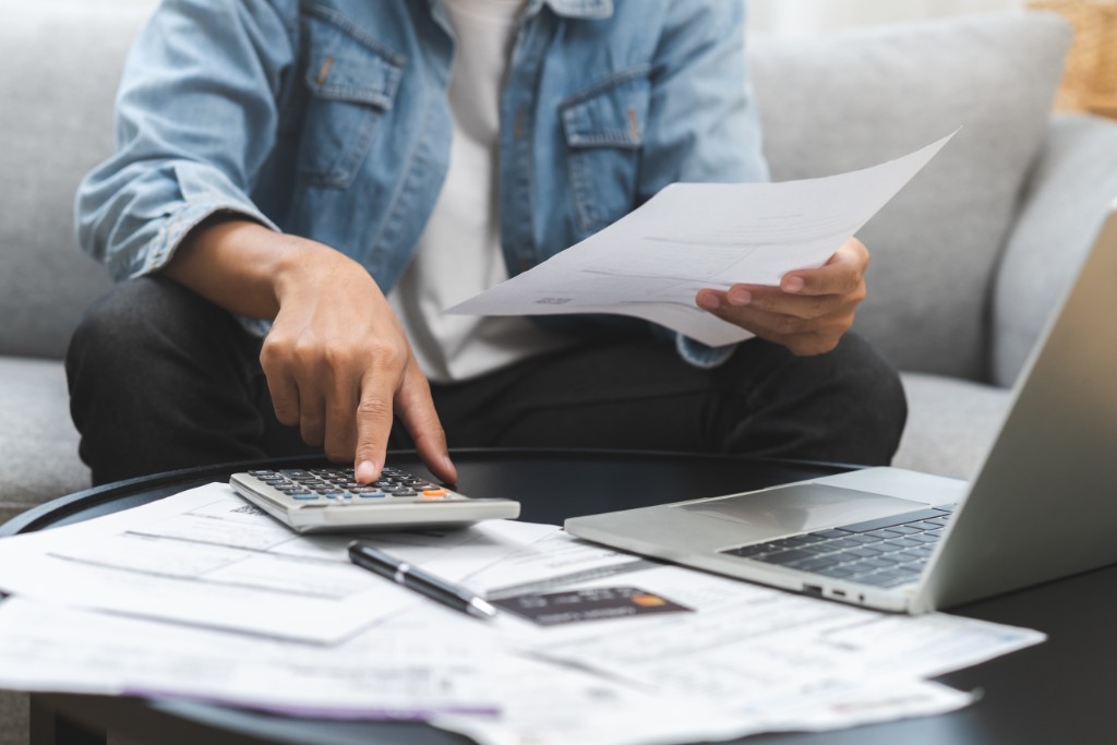 Lost Earning Capacity Vs. Lost Wages in Injury Claims What’s the Difference?